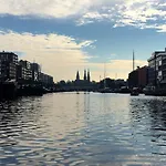 Houseboat Westerdok 3*