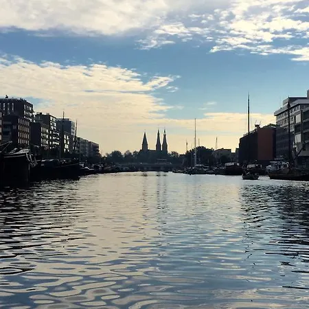 Houseboat Westerdok *