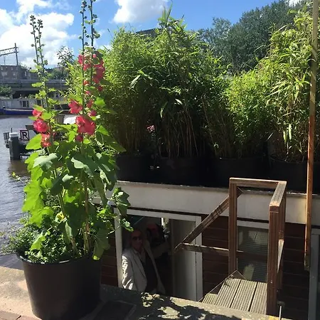 Konukevi Houseboat Westerdok 3*