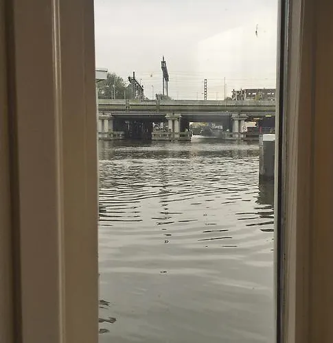 Houseboat Westerdok 3*