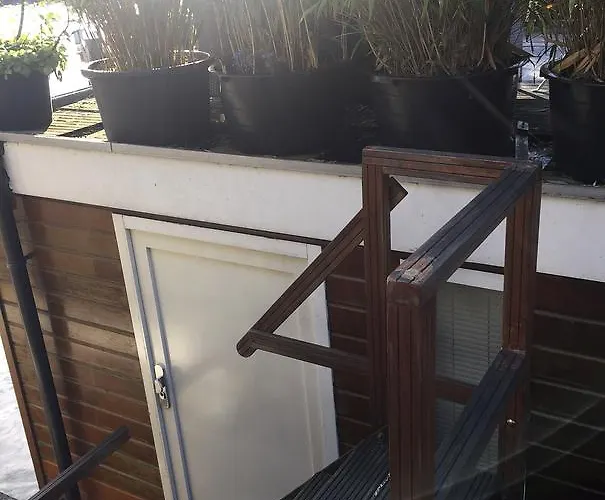 Guest house Houseboat Westerdok 3*