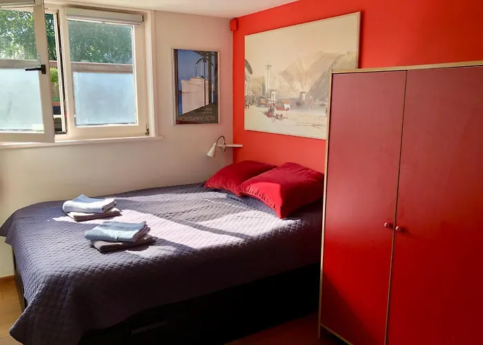 Houseboat Westerdok Amsterdam